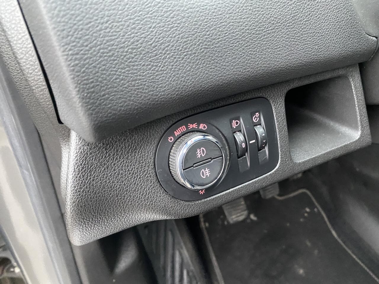 2015 Opel MERIVA - 27