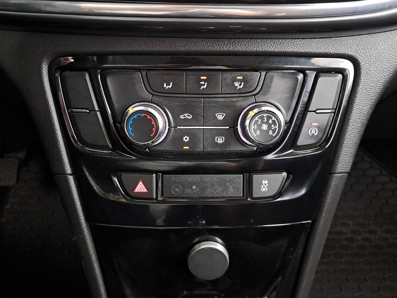 2016 Opel MOKKA - 19