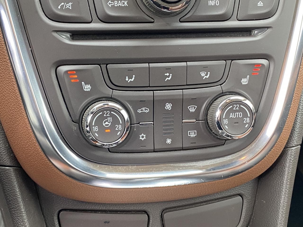 2014 Opel MOKKA - 16