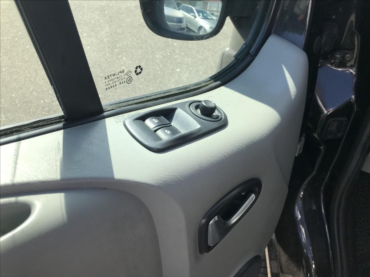 2011 Opel VIVARO - 15