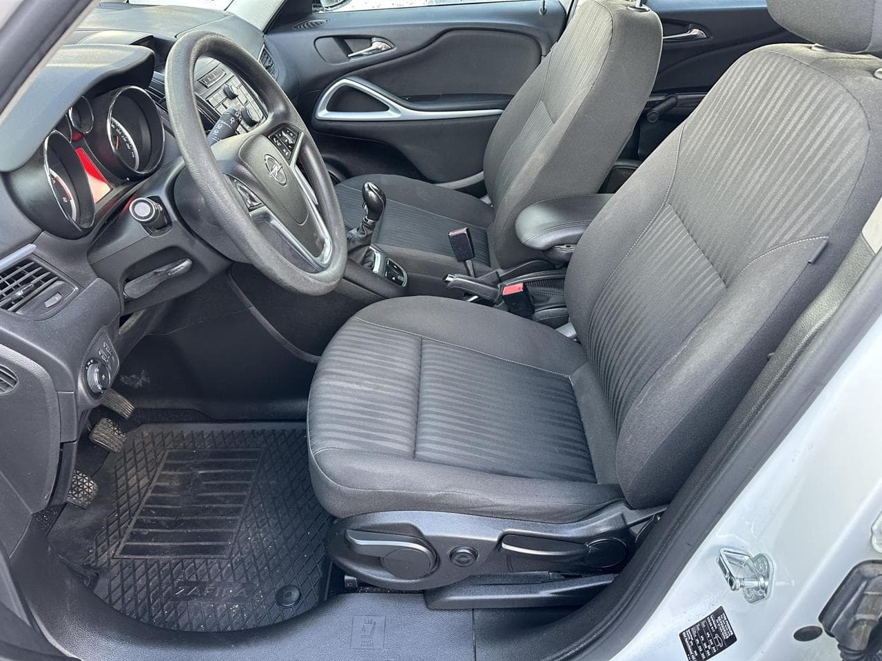 2014 Opel ZAFIRA - 9