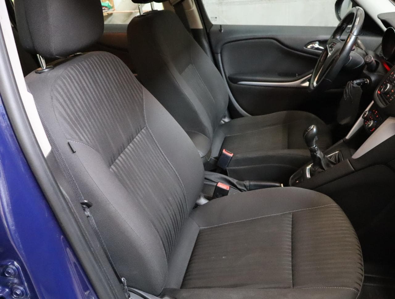 2012 Opel ZAFIRA - 12