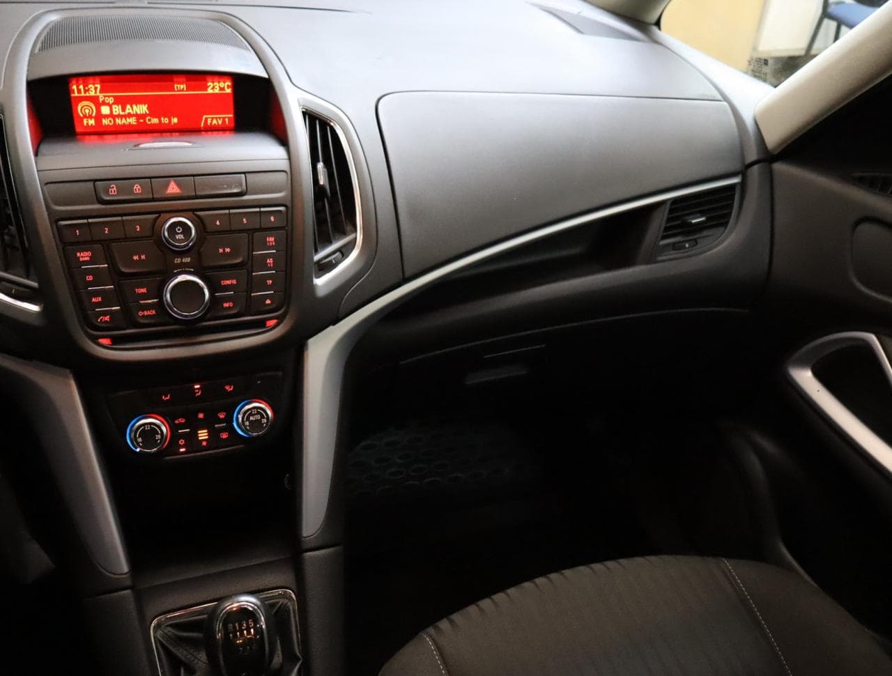 2012 Opel ZAFIRA - 11