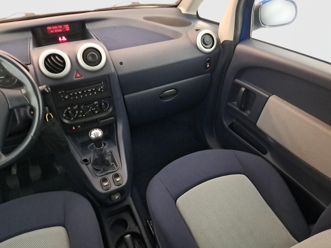 2005 Peugeot 1007 - 11