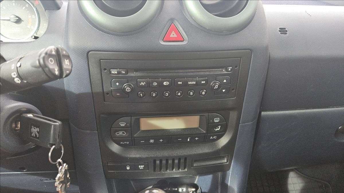2005 Peugeot 1007 - 11