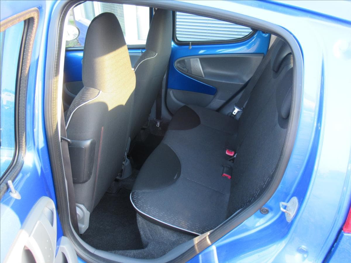 2010 Peugeot 107 - 17