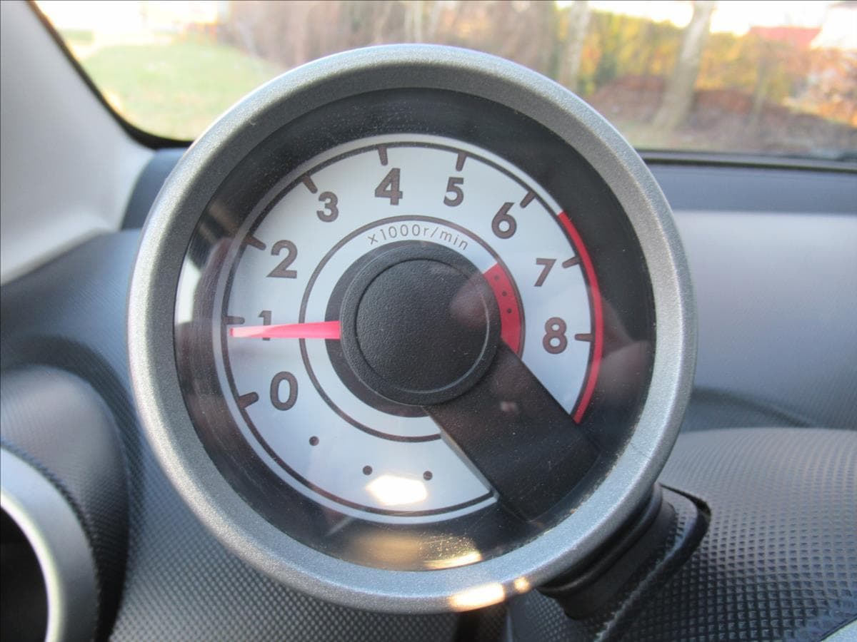 2010 Peugeot 107 - 15