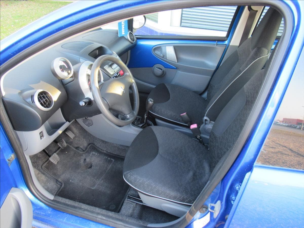 2010 Peugeot 107 - 16