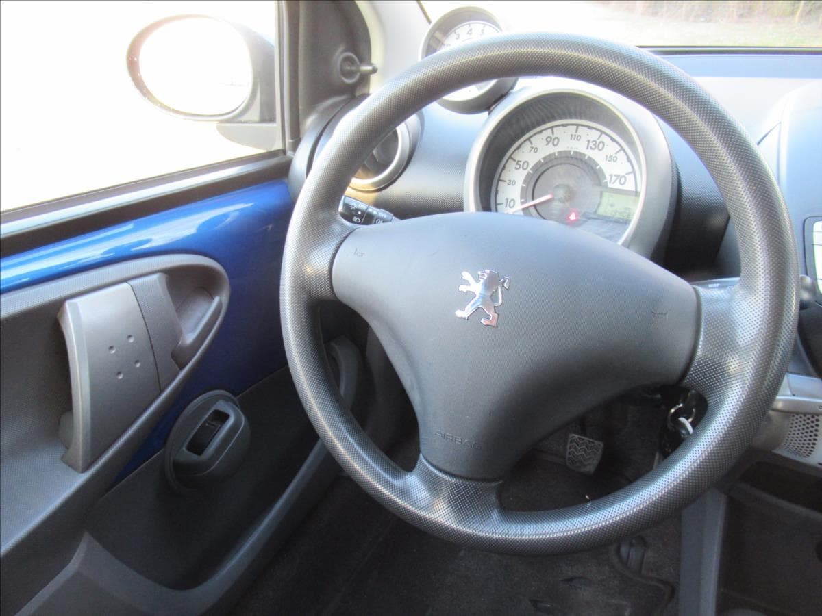2010 Peugeot 107 - 11