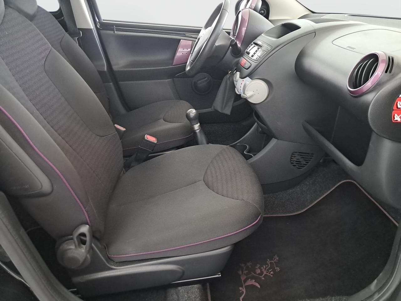 2014 Peugeot 107 - 22