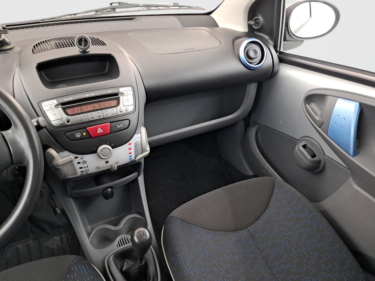 2011 Peugeot 107 - 11