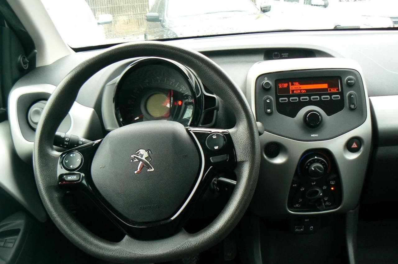 2016 Peugeot 108 - 11