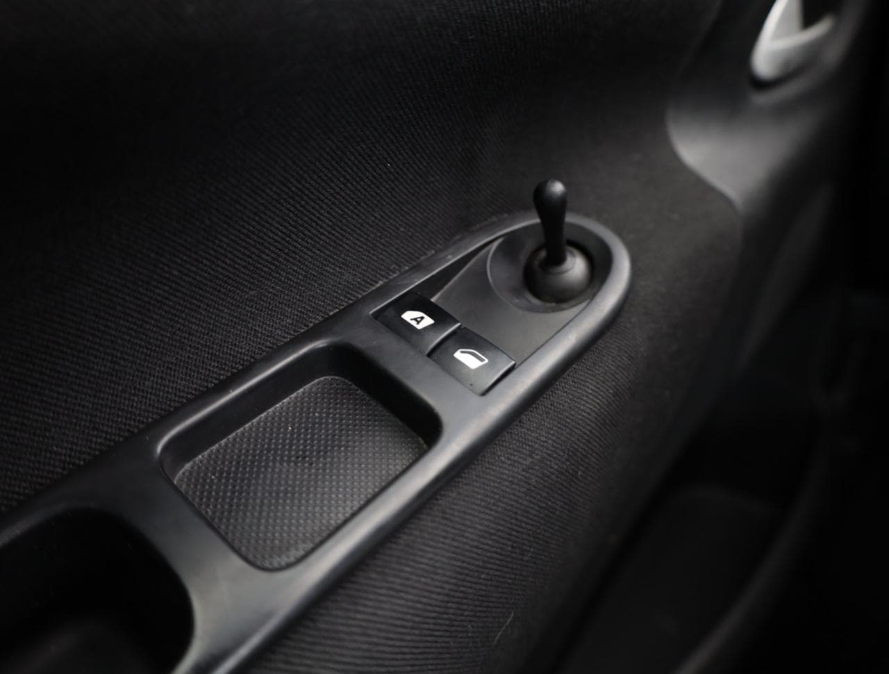 2009 Peugeot 207 - 18