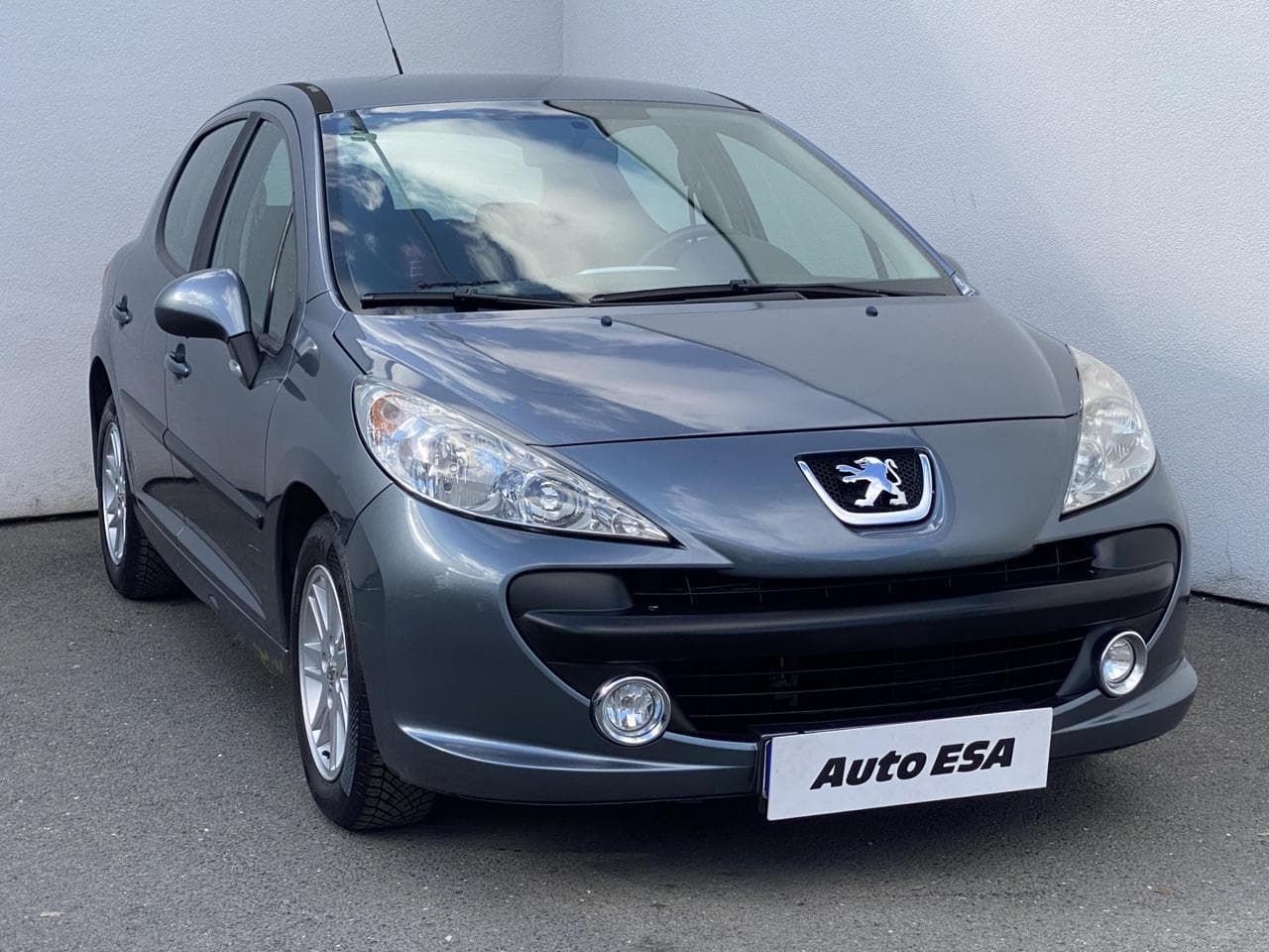 Peugeot 207 1.4i hatchback