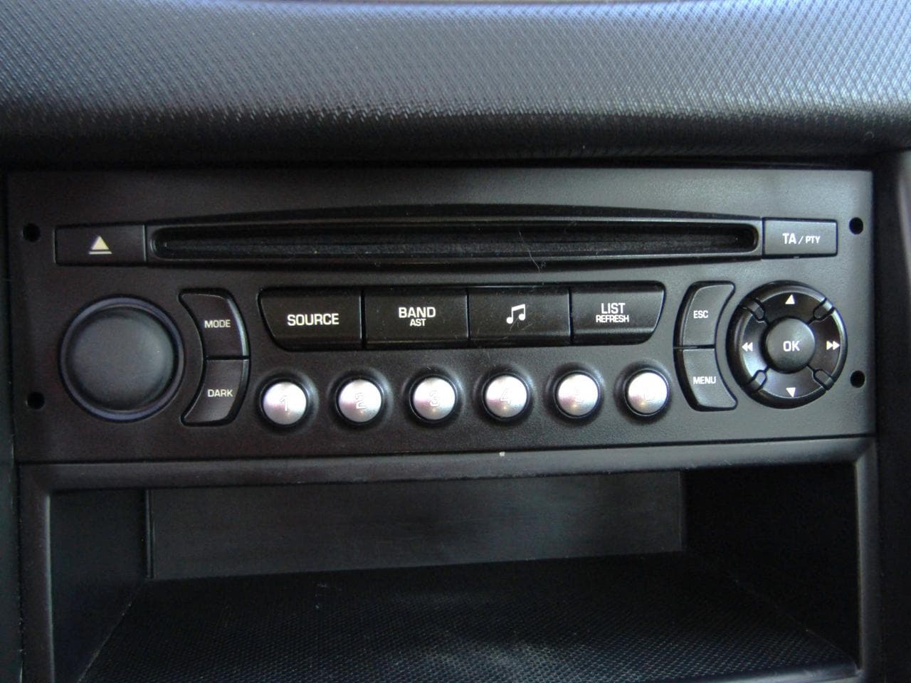 2010 Peugeot 207 - 12