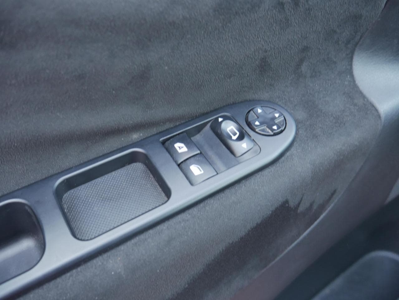 2010 Peugeot 207 - 12