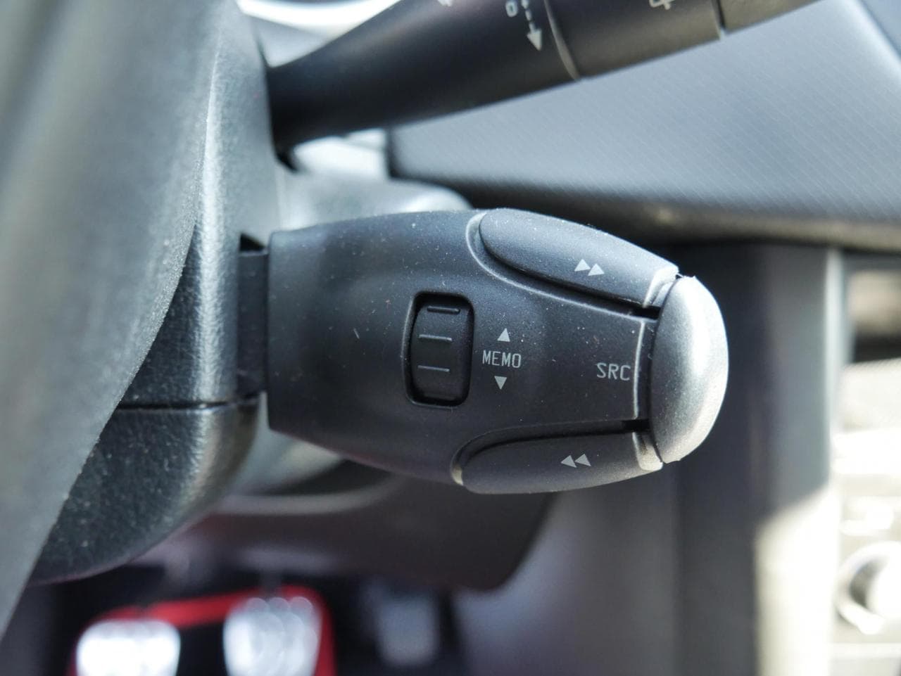 2010 Peugeot 207 - 14