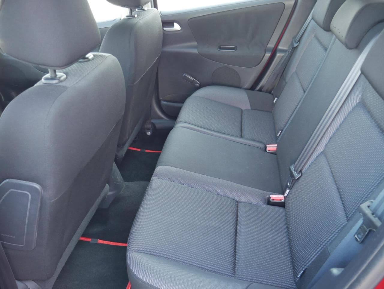 2010 Peugeot 207 - 11