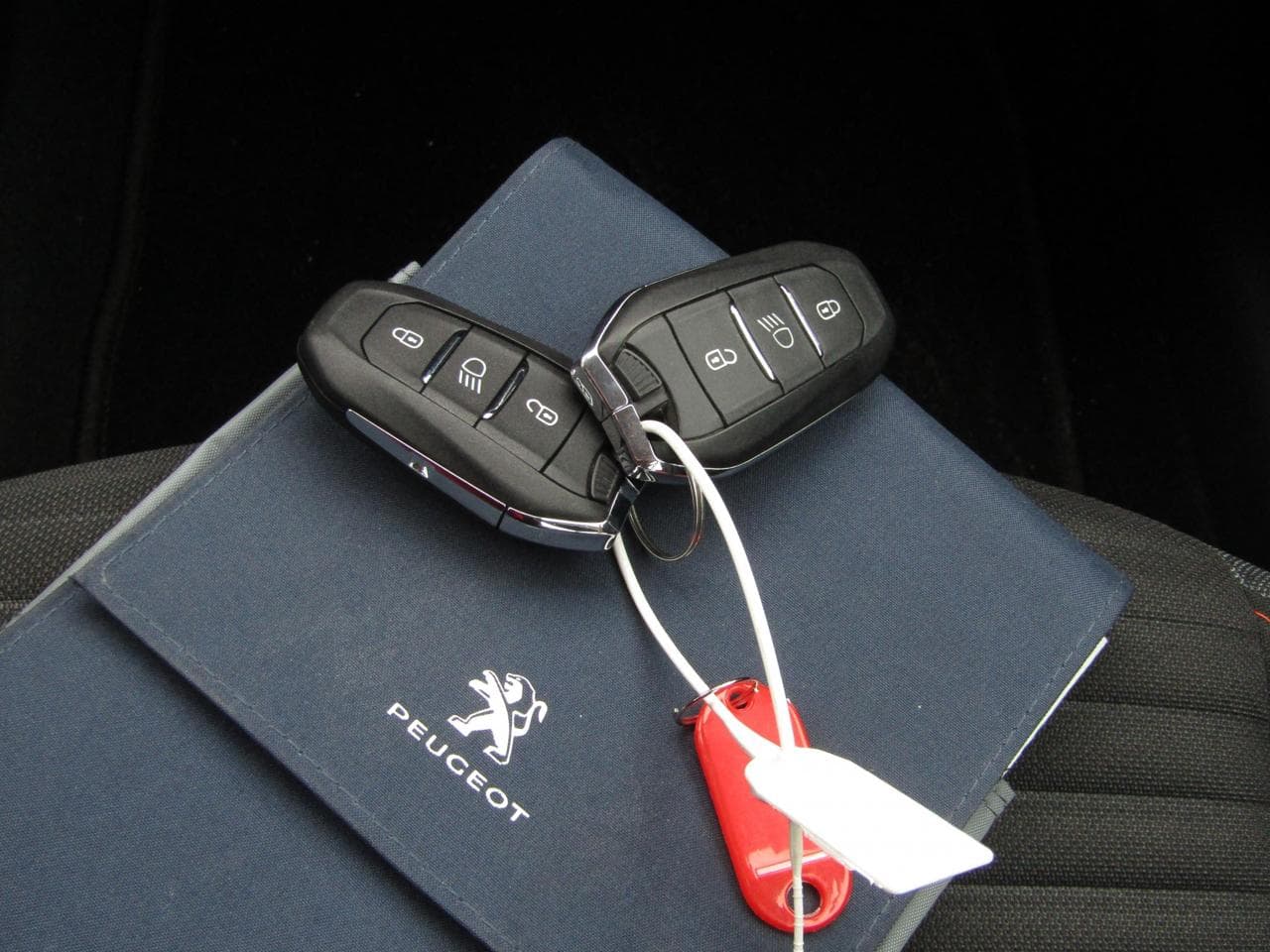2019 Peugeot 208 - 19