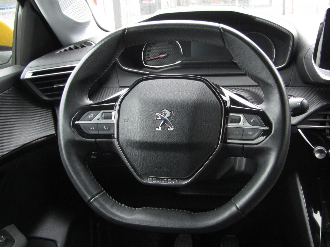 2019 Peugeot 208 - 13