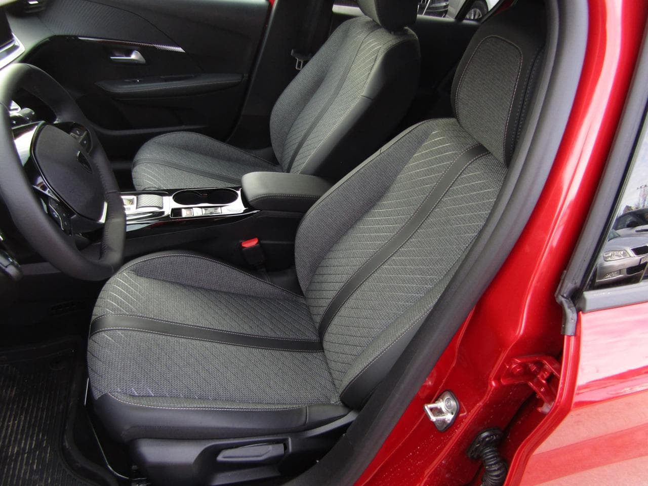 2025 Peugeot 208 - 9
