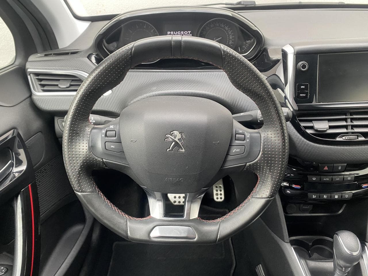 2019 Peugeot 208 - 11
