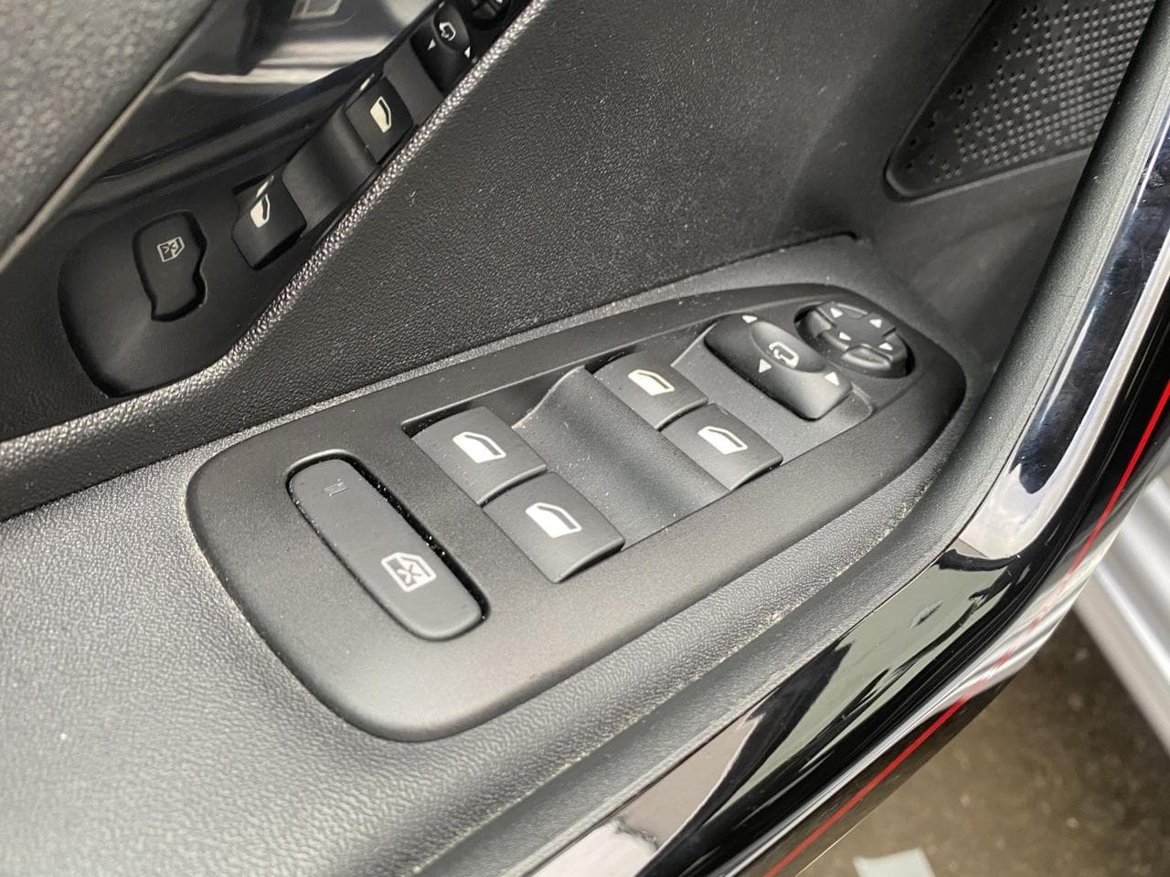 2019 Peugeot 208 - 13