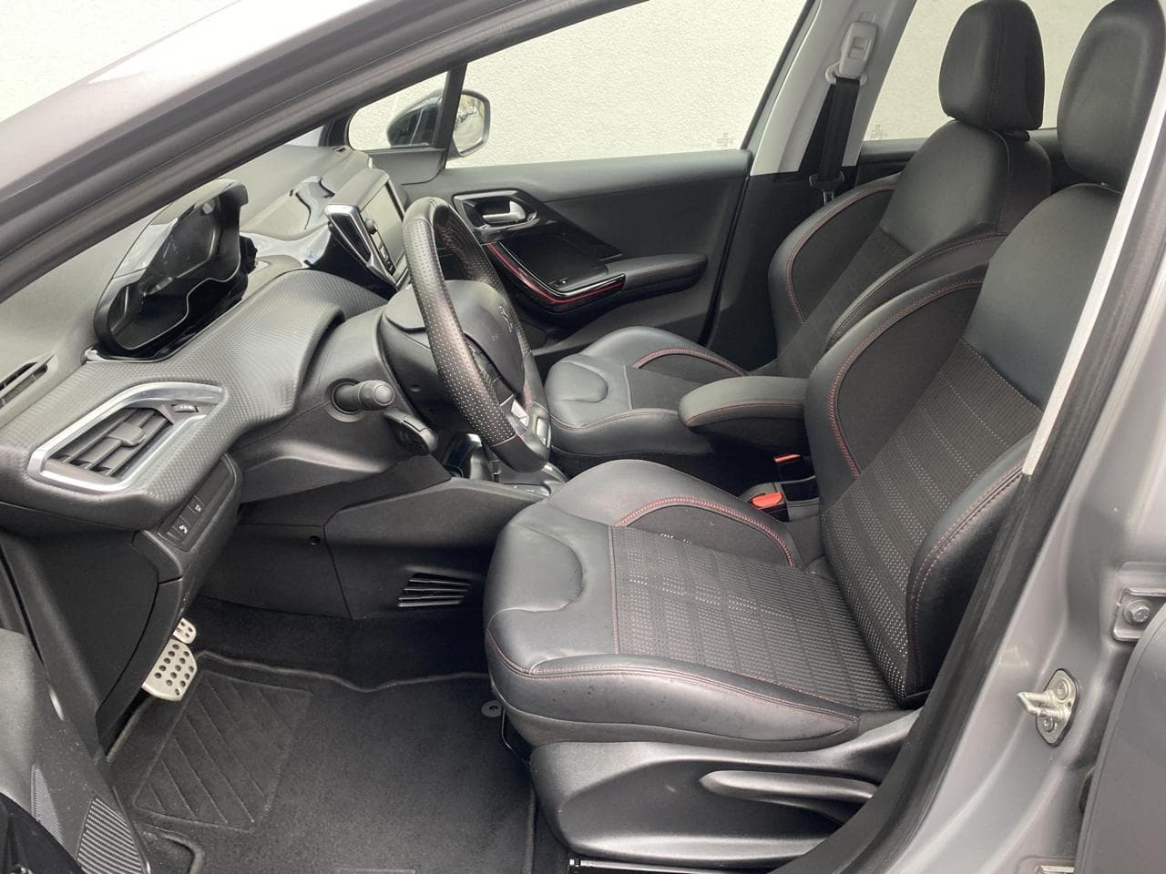 2019 Peugeot 208 - 9