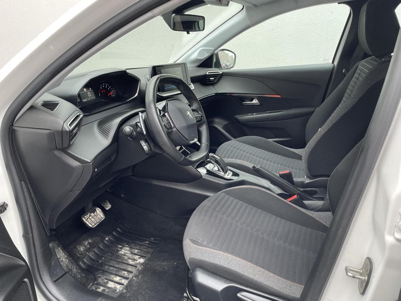 2020 Peugeot 208 - 9