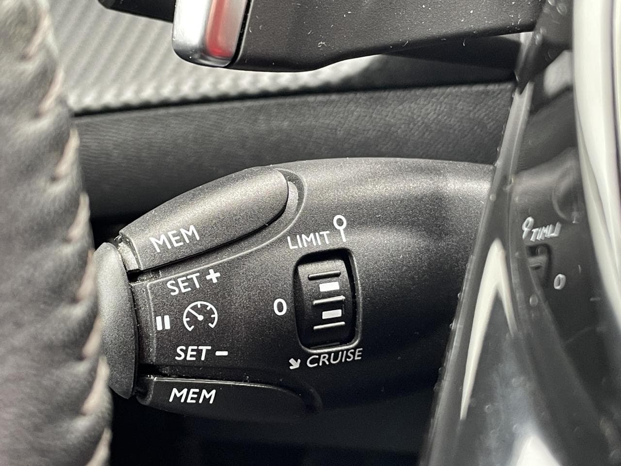2020 Peugeot 208 - 18
