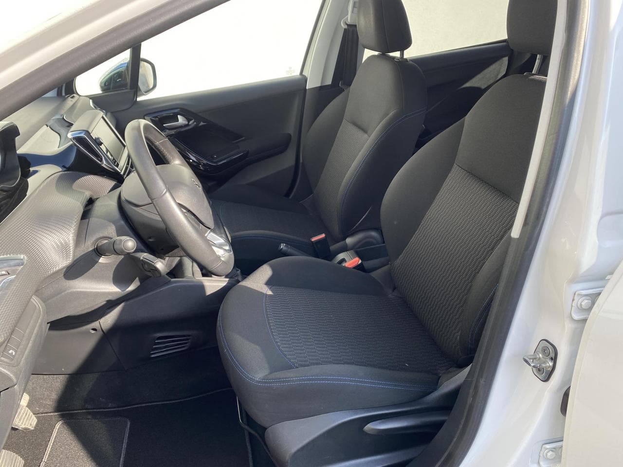 2018 Peugeot 208 - 9