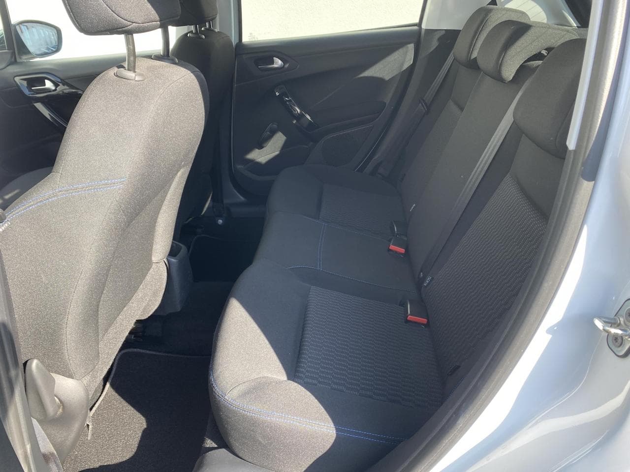 2018 Peugeot 208 - 10