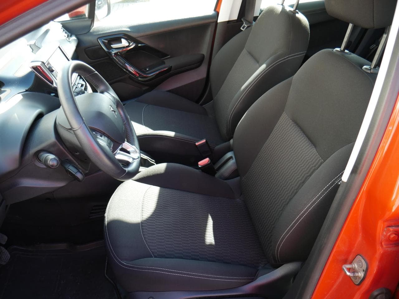 2017 Peugeot 208 - 9