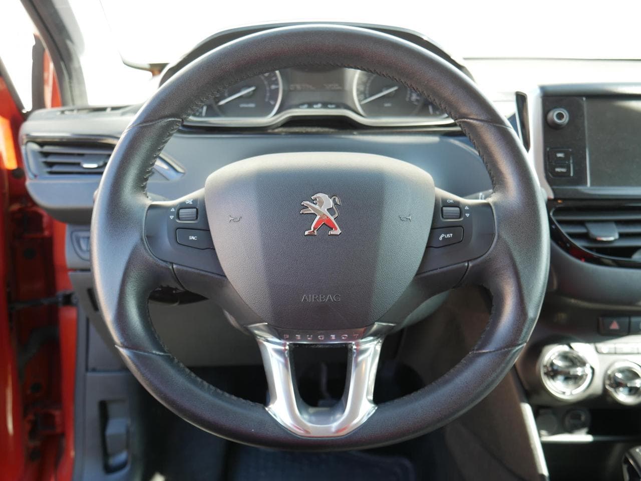 2017 Peugeot 208 - 14
