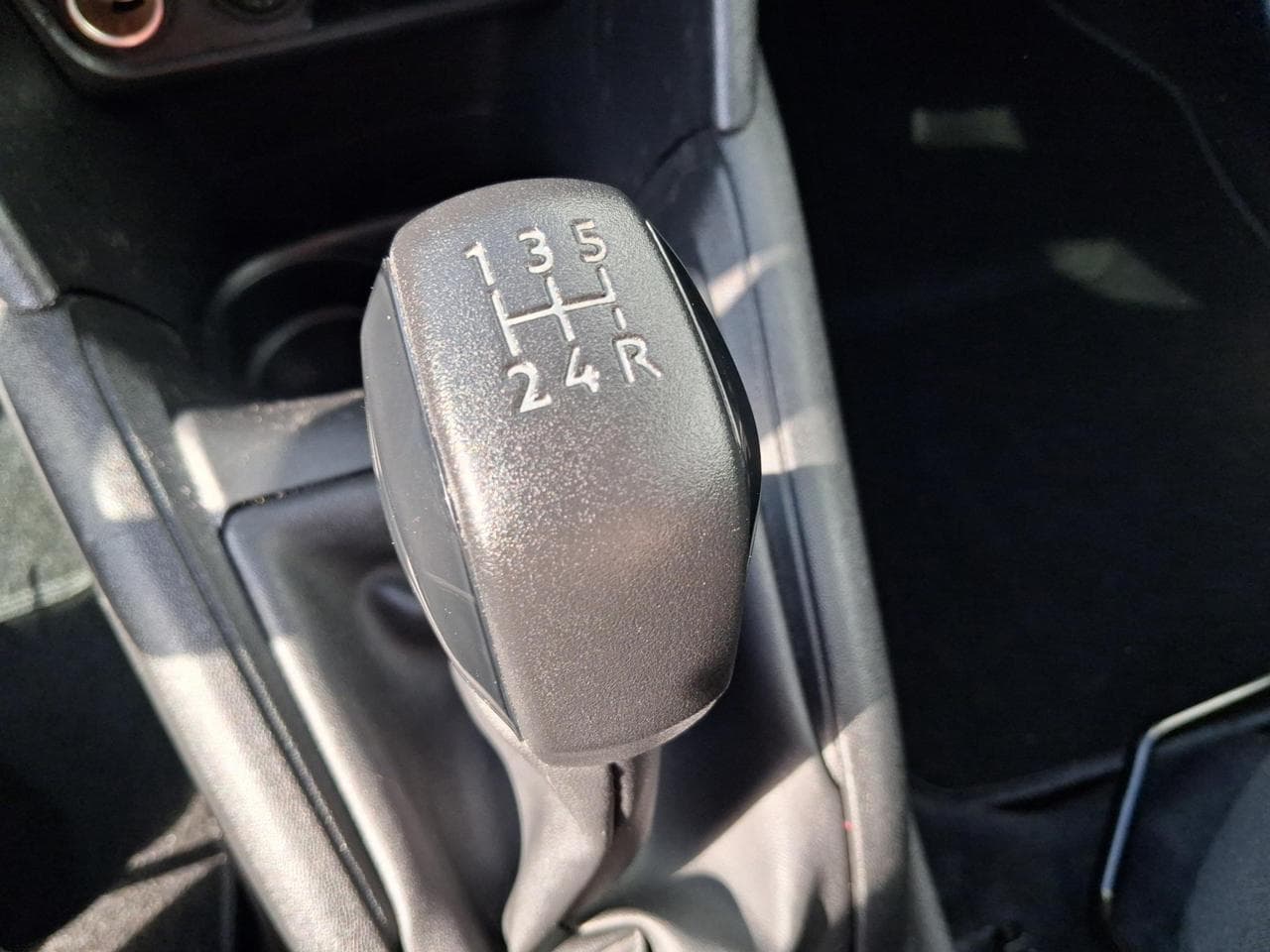 2017 Peugeot 208 - 12