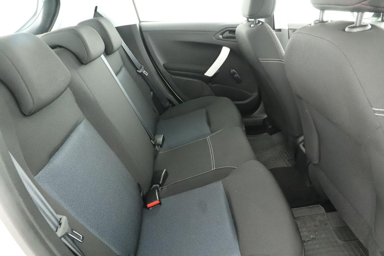 2018 Peugeot 208 - 11