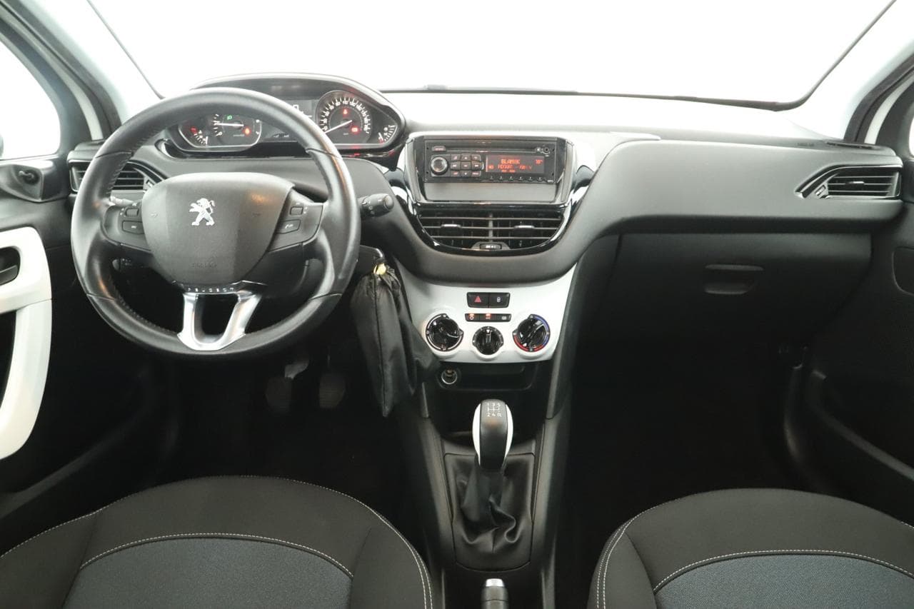 2018 Peugeot 208 - 9