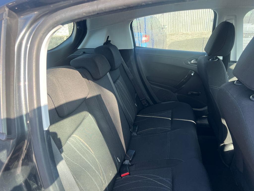 2013 Peugeot 208 - 9