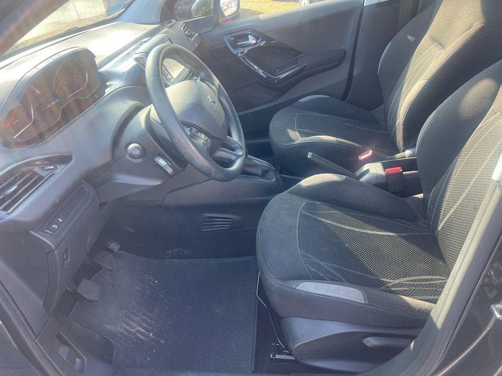 2013 Peugeot 208 - 4