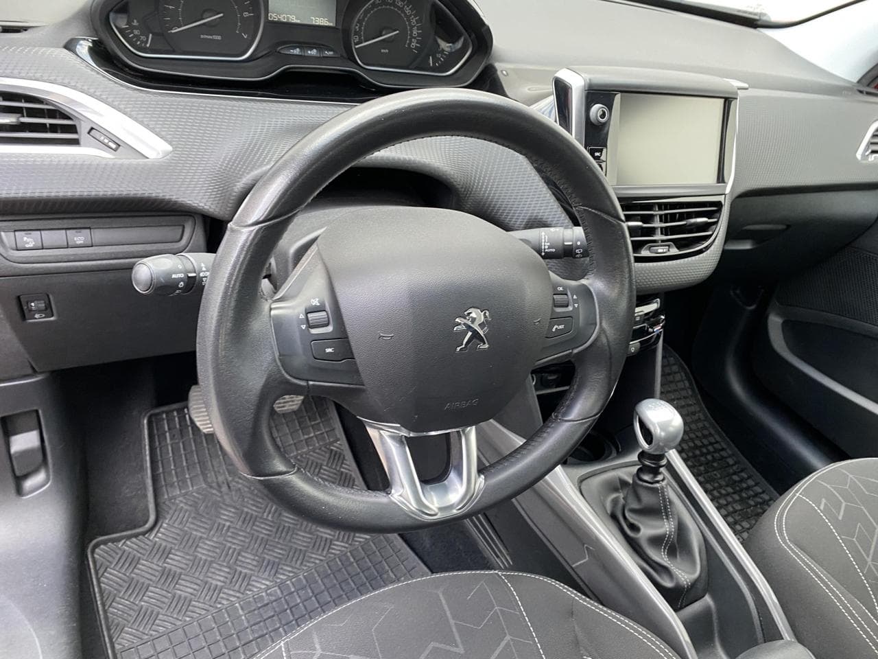 2018 Peugeot 2008 - 13