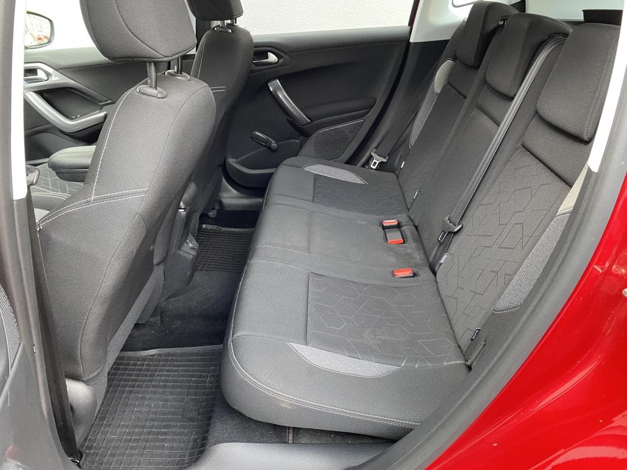 2018 Peugeot 2008 - 10