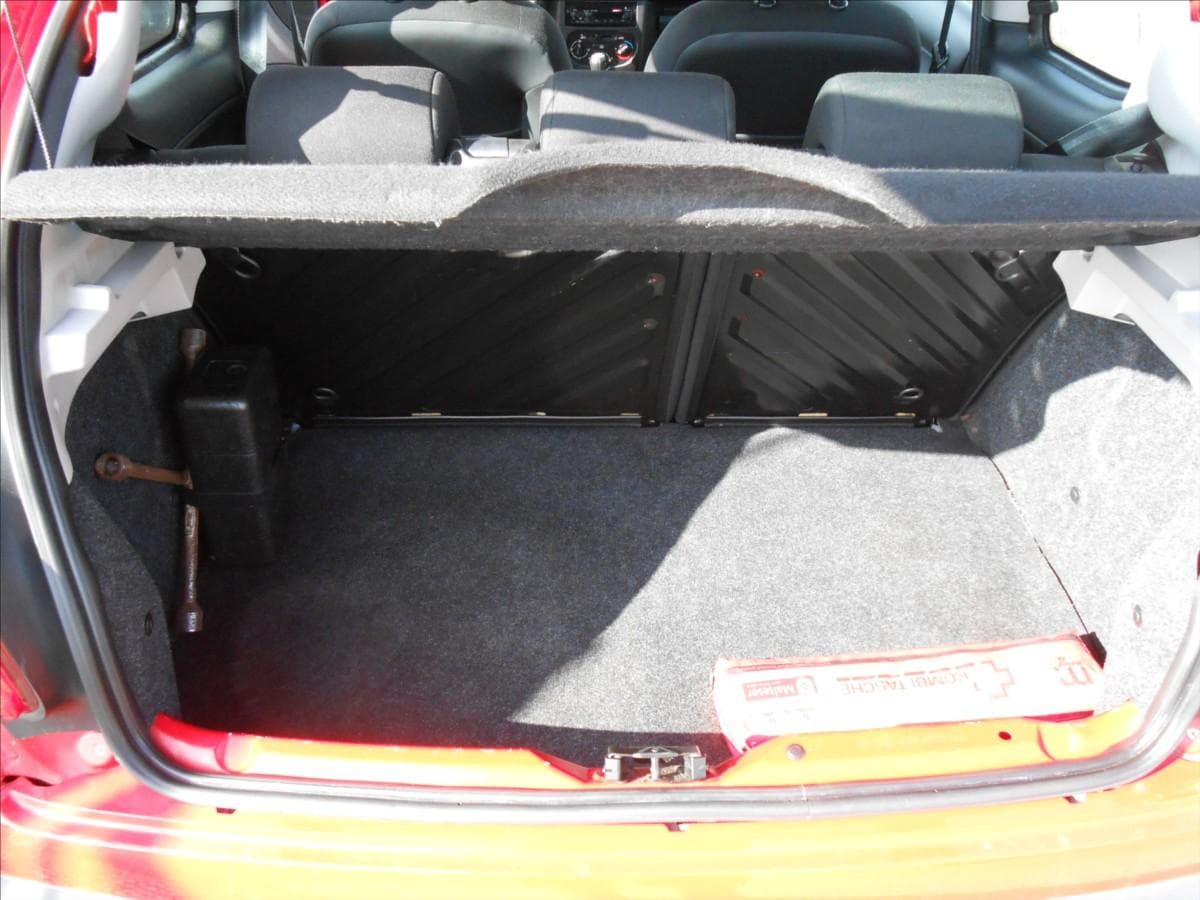 2010 Peugeot 206 - 19