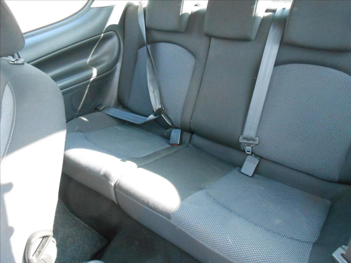 2010 Peugeot 206 - 17