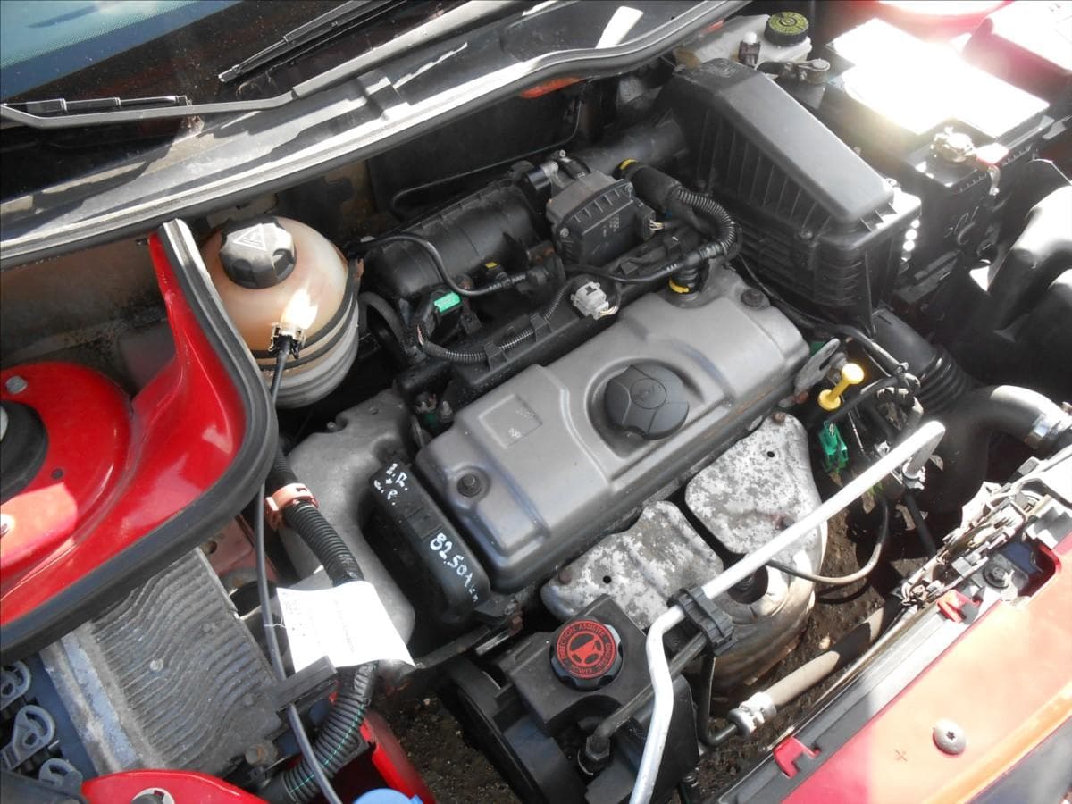 2010 Peugeot 206 - 21