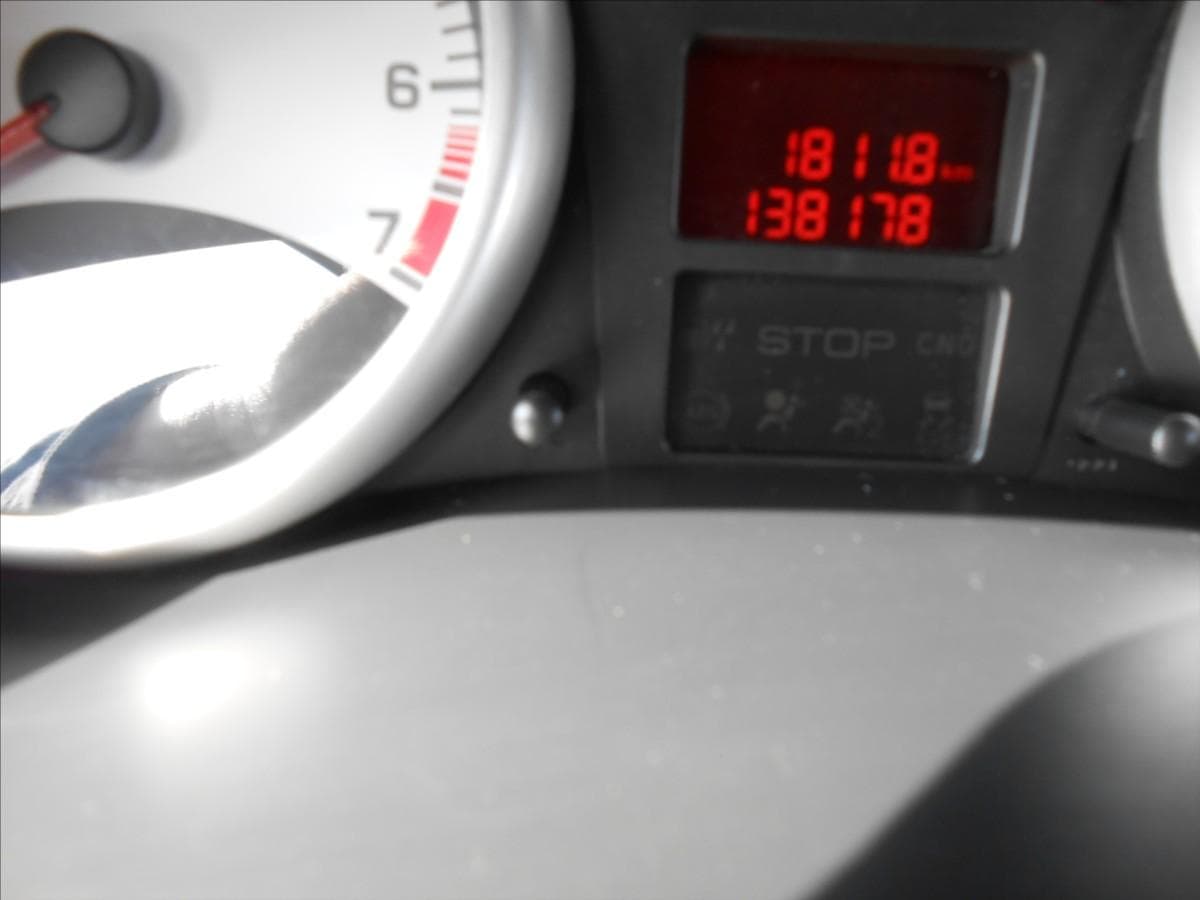 2010 Peugeot 206 - 33