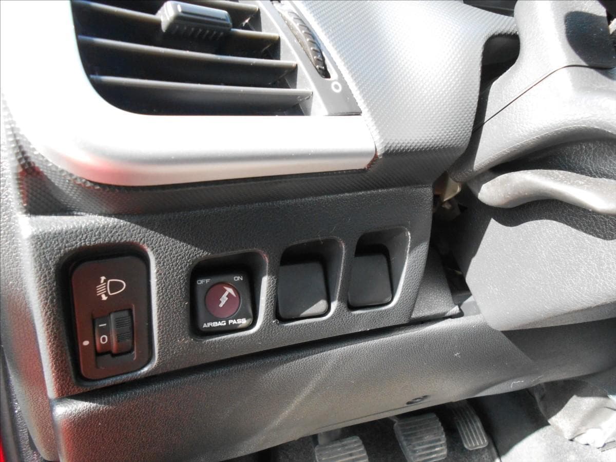 2010 Peugeot 206 - 31