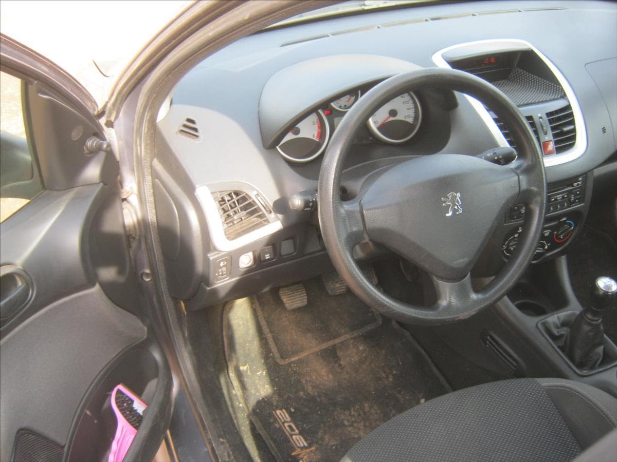 2011 Peugeot 206 - 17