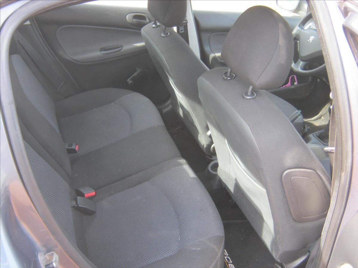 2011 Peugeot 206 - 25