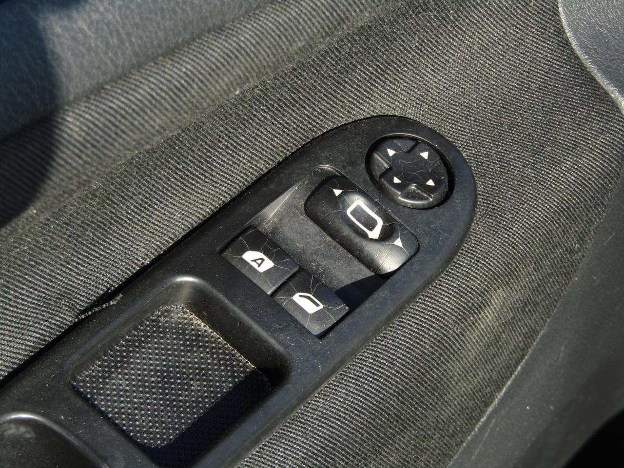 2009 Peugeot 207 - 11