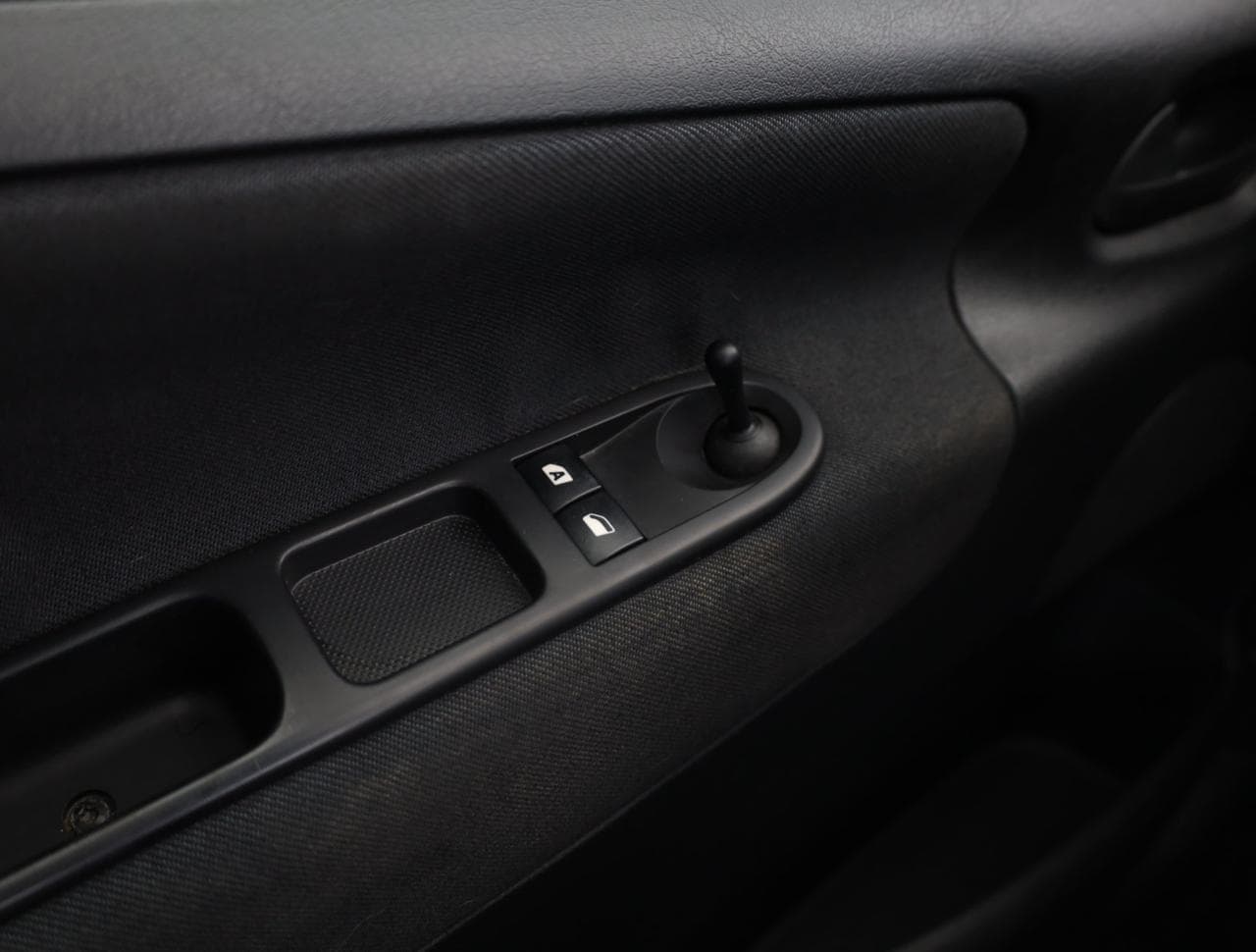 2008 Peugeot 207 - 17